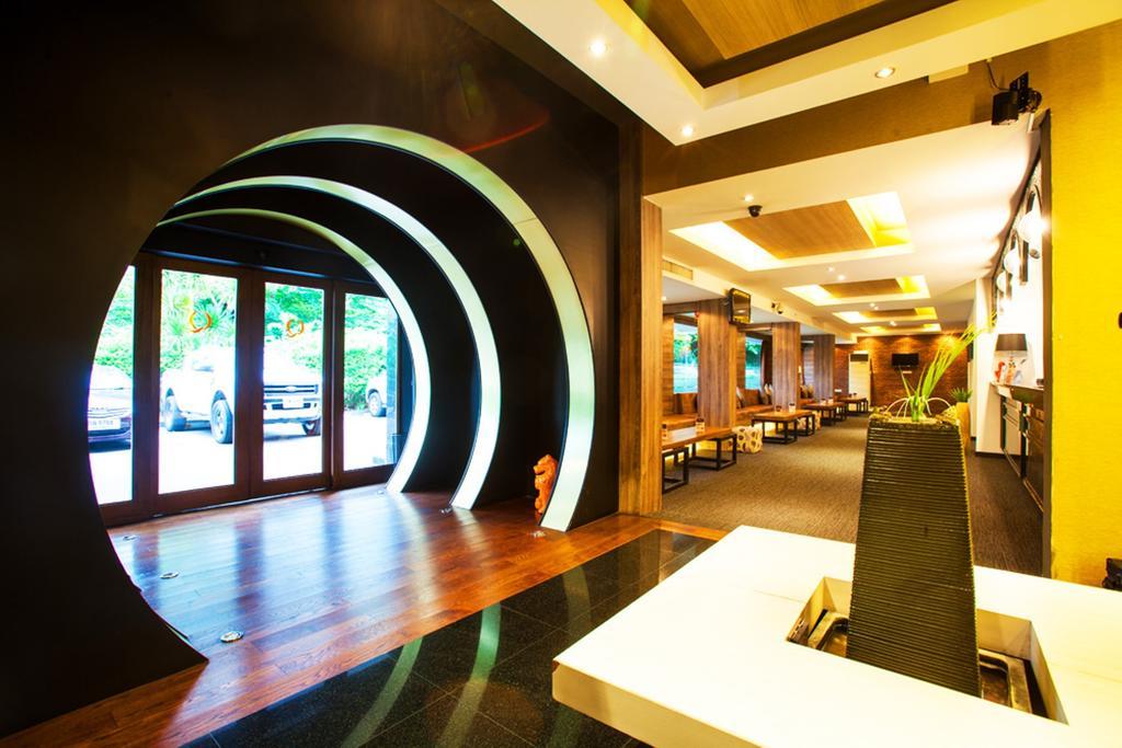 Q Hotel Бангкок Экстерьер фото