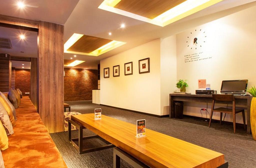 Q Hotel Бангкок Экстерьер фото