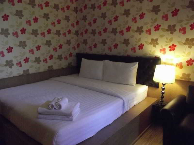 Q Hotel Бангкок Экстерьер фото