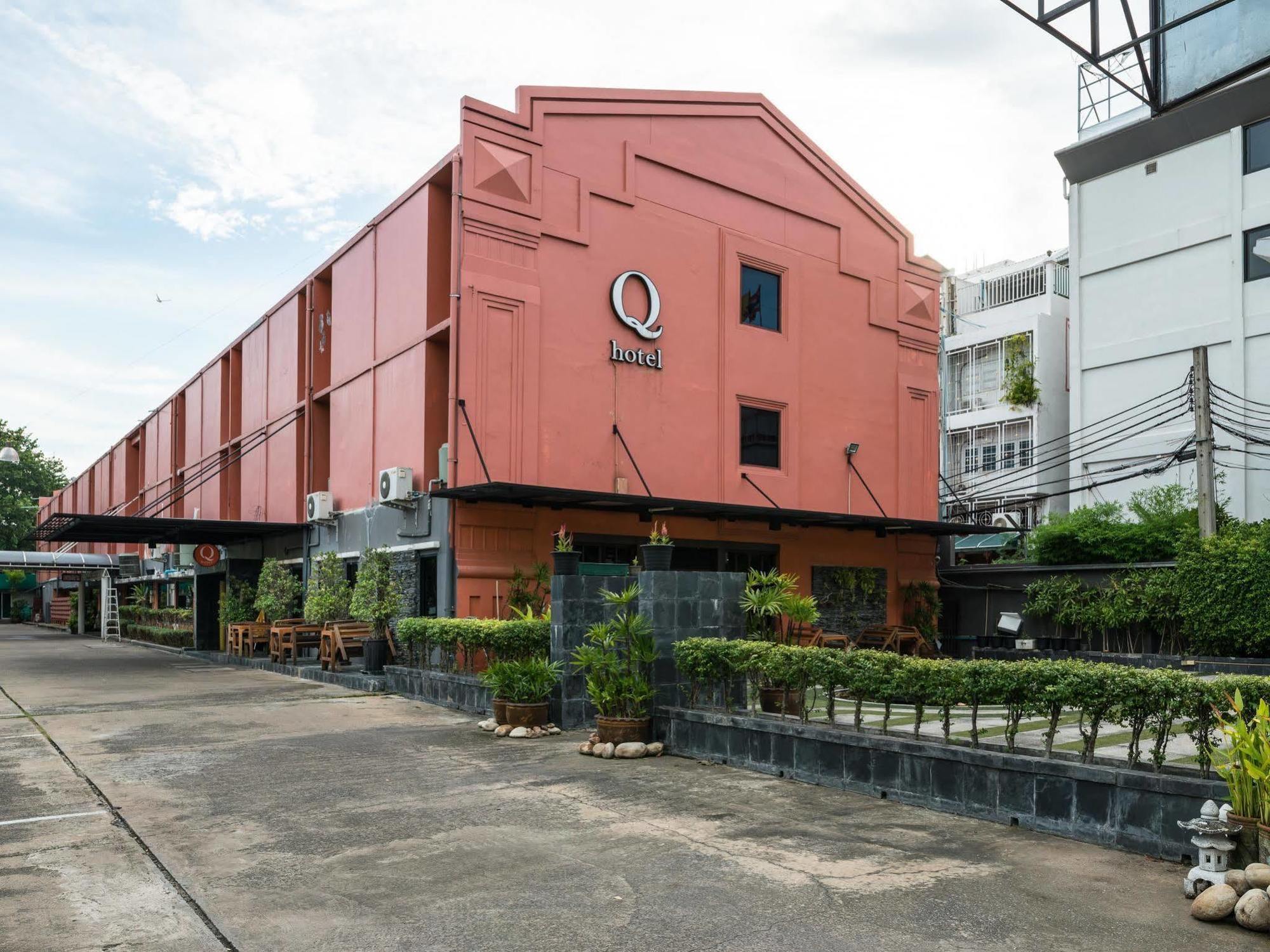 Q Hotel Бангкок Экстерьер фото