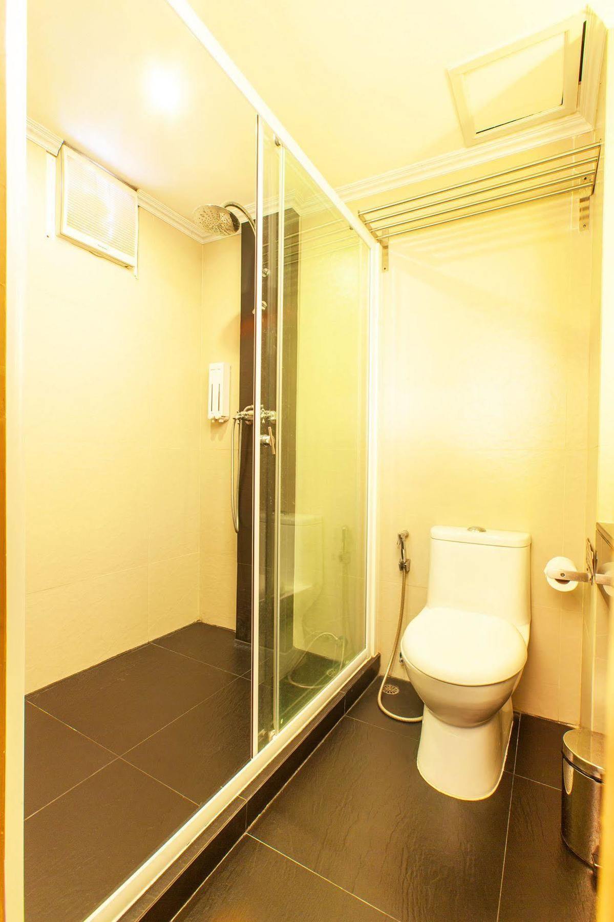 Q Hotel Бангкок Экстерьер фото