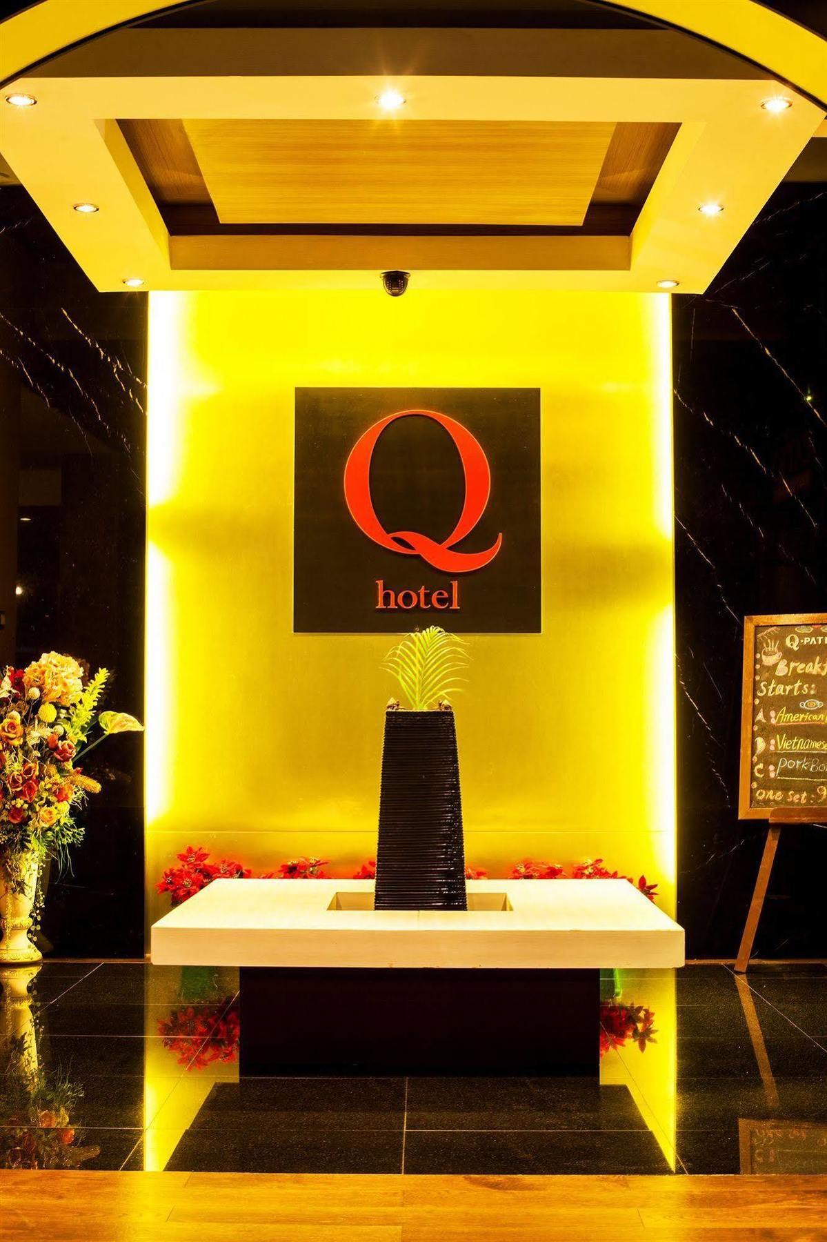 Q Hotel Бангкок Экстерьер фото